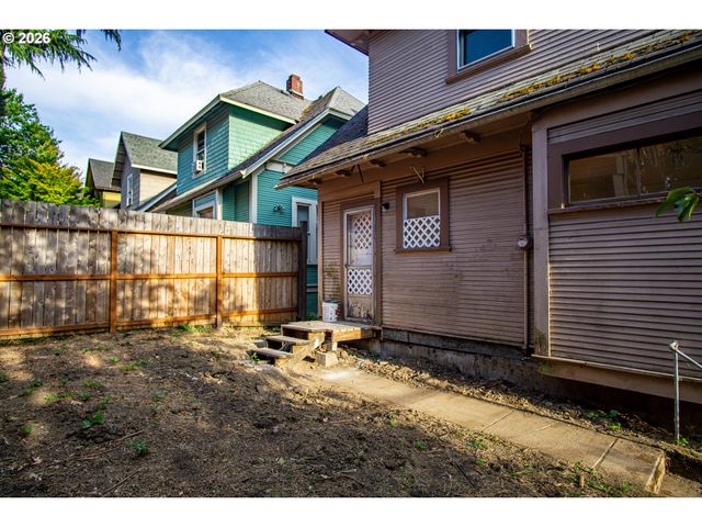 2803 Se CLINTON St, Portland, OR 97202