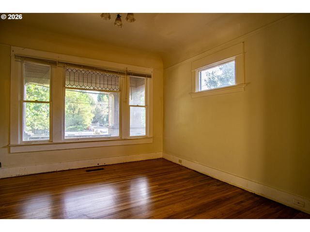 2803 Se CLINTON St, Portland, OR 97202