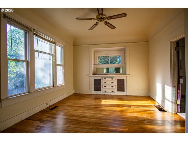 2803 Se CLINTON St, Portland, OR 97202