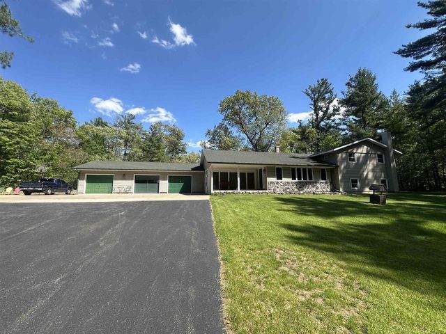 7051 WOODLAND LANE, Amherst, WI 54406