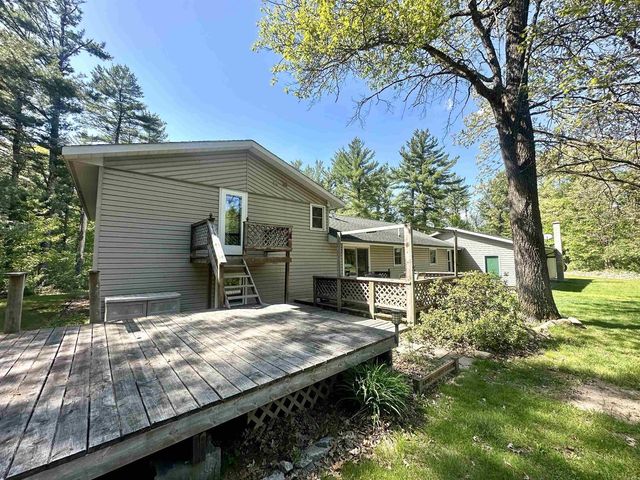 7051 WOODLAND LANE, Amherst, WI 54406