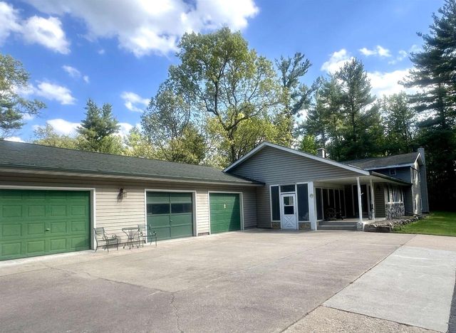 7051 WOODLAND LANE, Amherst, WI 54406