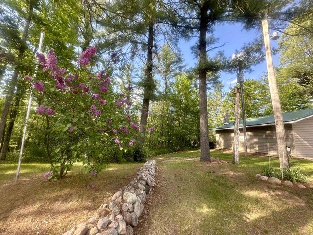 7051 WOODLAND LANE, Amherst, WI 54406