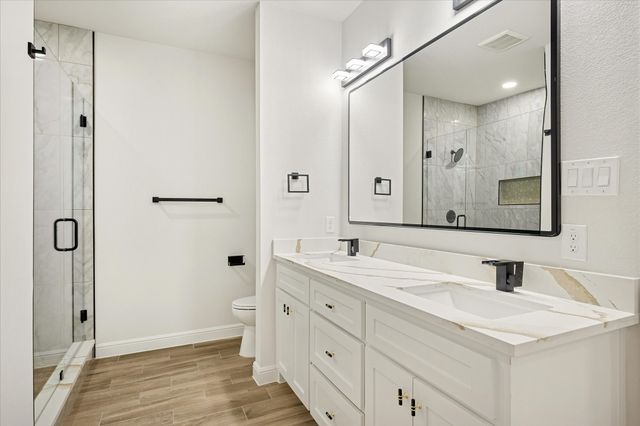 109 Quail Run Road, Trinidad, TX 75163