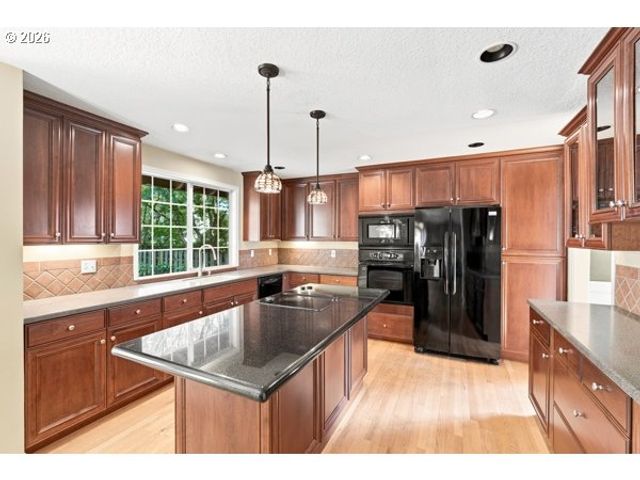 13075 SIERRA Ct, Lake Oswego, OR 97035