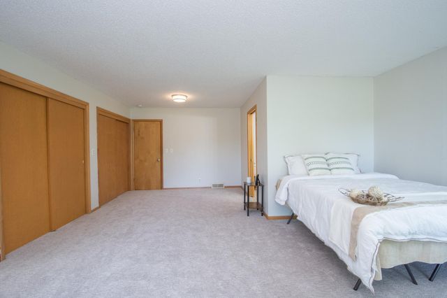 4503 S River Haven Road, Moorhead, MN 56560
