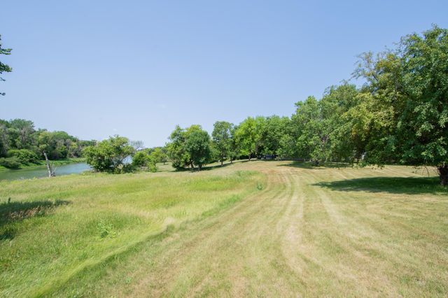 4503 S River Haven Road, Moorhead, MN 56560
