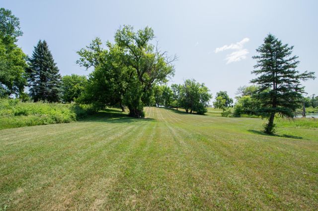 4503 S River Haven Road, Moorhead, MN 56560