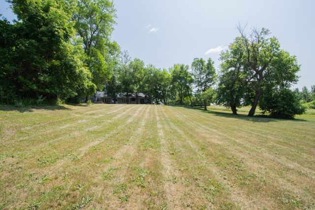 4503 S River Haven Road, Moorhead, MN 56560