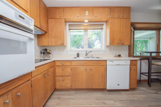4503 S River Haven Road, Moorhead, MN 56560