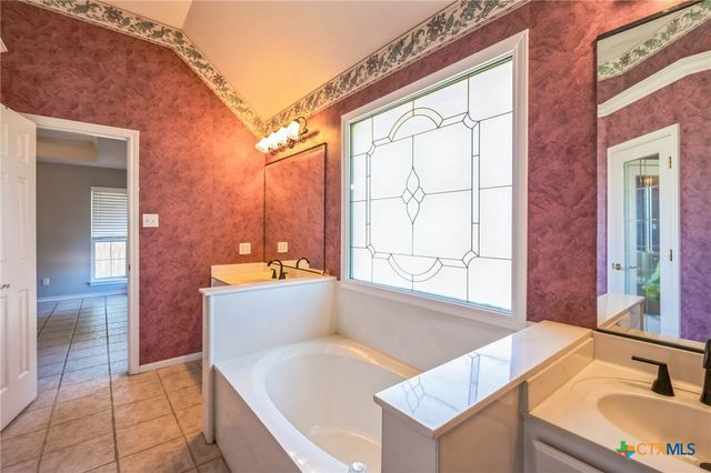 3900 Chisholm Trail, Salado, TX 76571