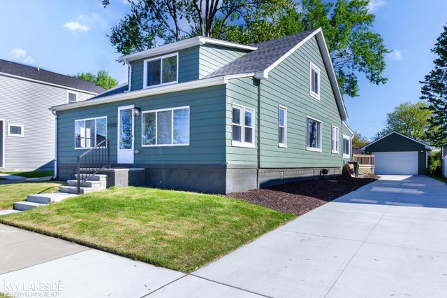 22005 Lakeview Street, Saint Clair Shores, MI 48080