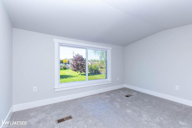 22005 Lakeview Street, Saint Clair Shores, MI 48080