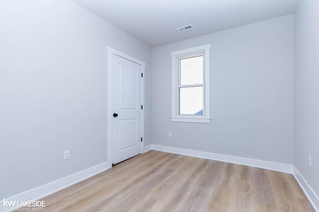 22005 Lakeview Street, Saint Clair Shores, MI 48080