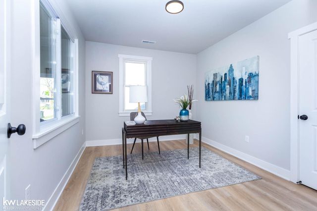 22005 Lakeview Street, Saint Clair Shores, MI 48080