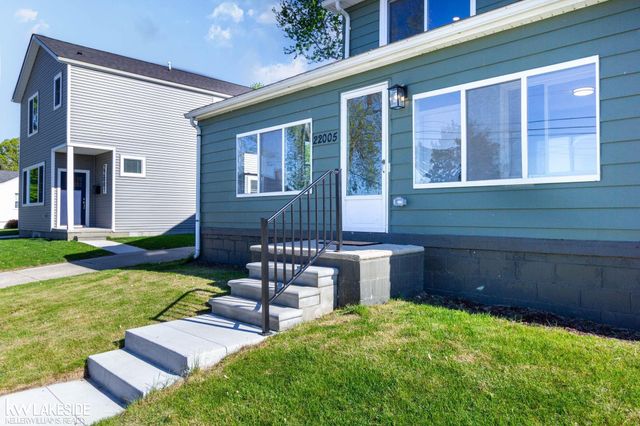 22005 Lakeview Street, Saint Clair Shores, MI 48080