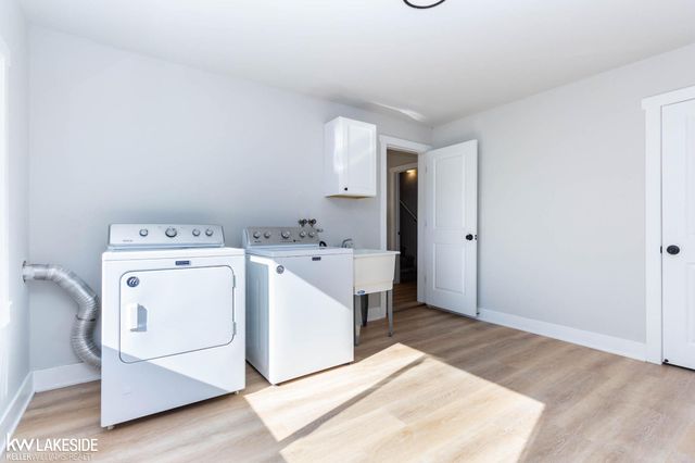 22005 Lakeview Street, Saint Clair Shores, MI 48080