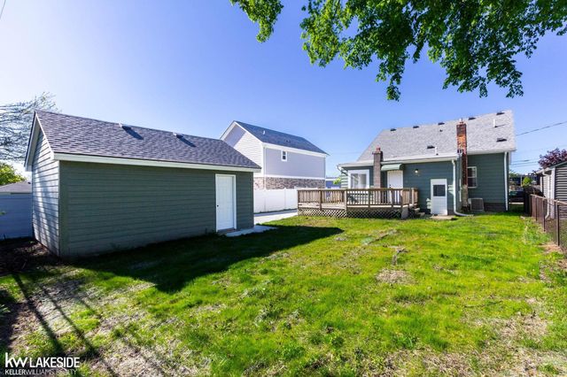 22005 Lakeview Street, Saint Clair Shores, MI 48080