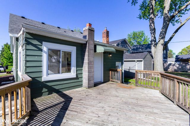 22005 Lakeview Street, Saint Clair Shores, MI 48080