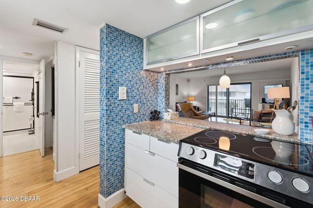 935 Ocean Shore Blvd Apt 302, Ormond Beach, FL 32176