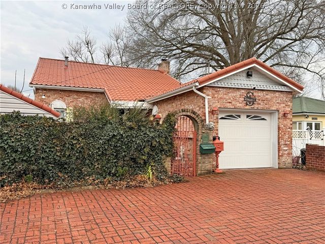 1216 Kanawha Avenue, Dunbar, WV 25064