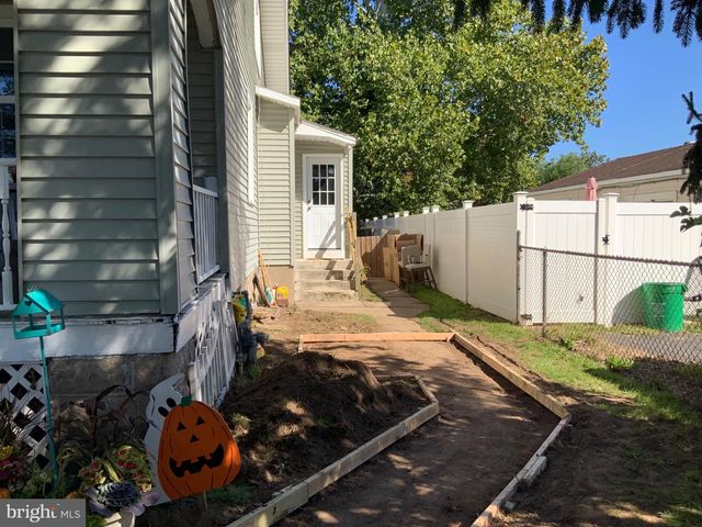 811 WASHINGTON AVE, Croydon, PA 19021