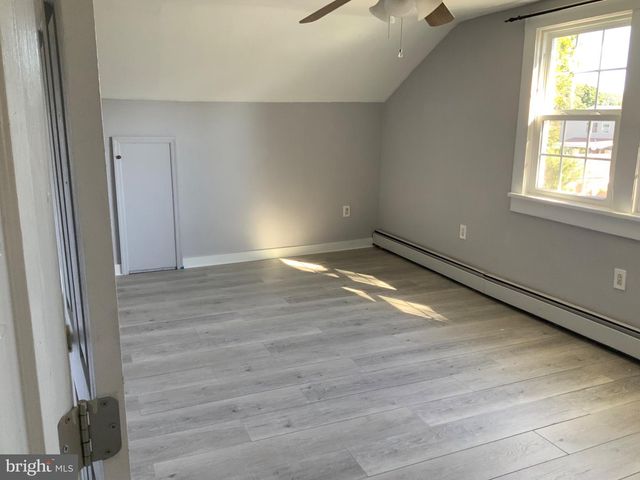811 WASHINGTON AVE, Croydon, PA 19021