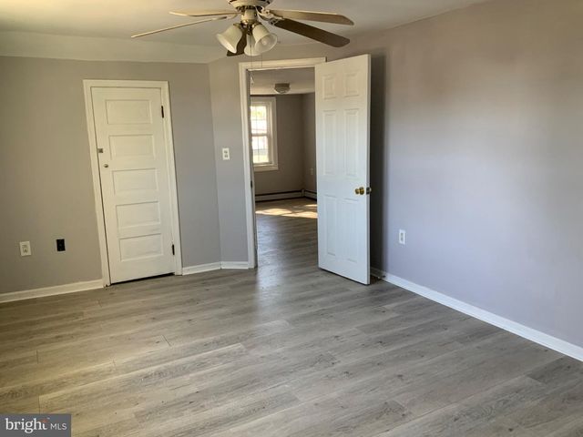811 WASHINGTON AVE, Croydon, PA 19021