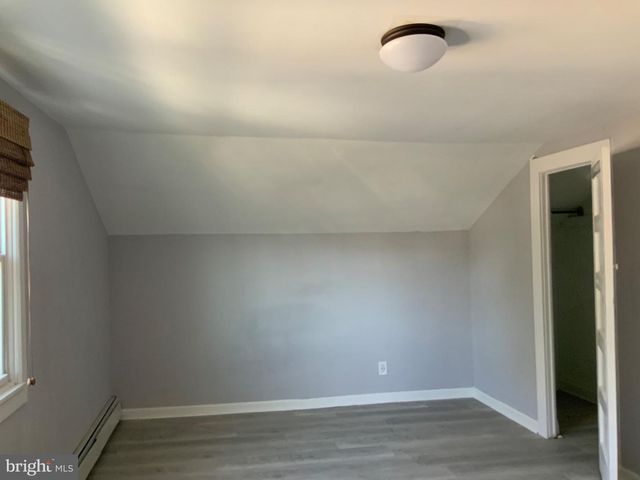 811 WASHINGTON AVE, Croydon, PA 19021