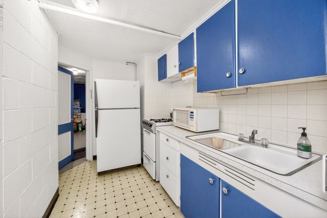 2701 56th Street, Des Moines, IA 50310