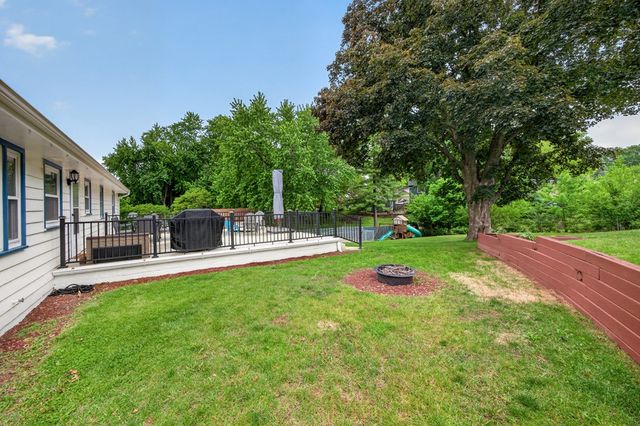 2701 56th Street, Des Moines, IA 50310