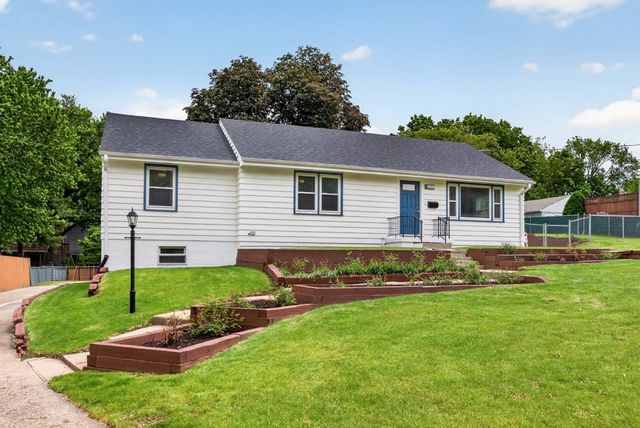 2701 56th Street, Des Moines, IA 50310