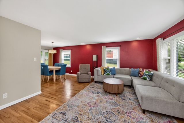 2701 56th Street, Des Moines, IA 50310