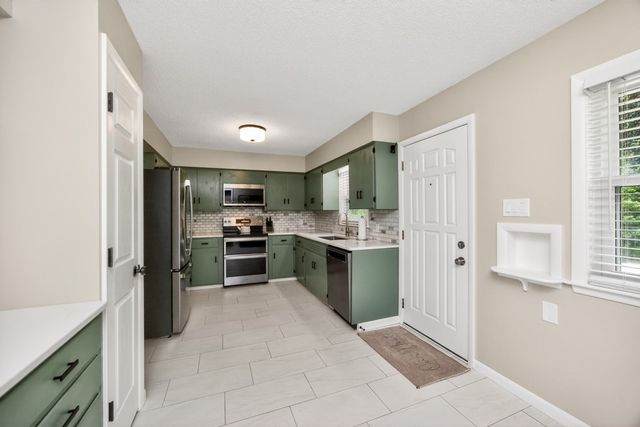 2701 56th Street, Des Moines, IA 50310