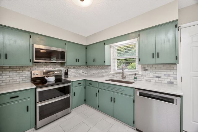 2701 56th Street, Des Moines, IA 50310