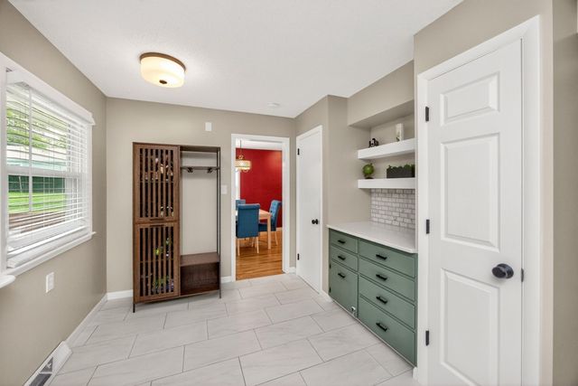 2701 56th Street, Des Moines, IA 50310