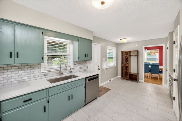 2701 56th Street, Des Moines, IA 50310