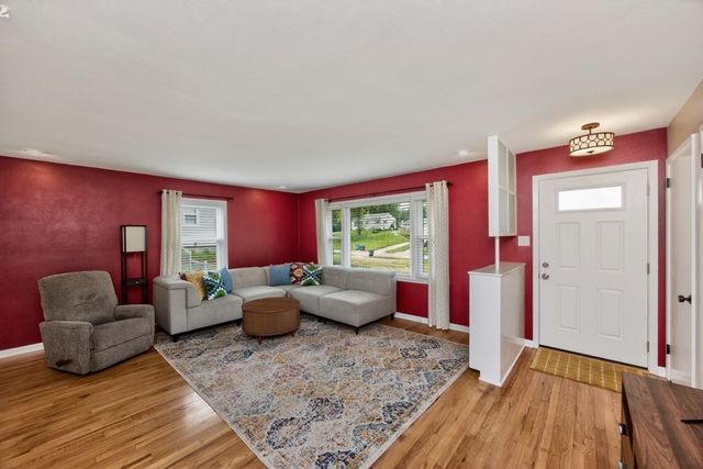 2701 56th Street, Des Moines, IA 50310