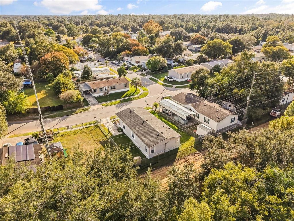 Image 30 of property listing at 5685 ABERCORN DRIVE, Orlando, FL 32812