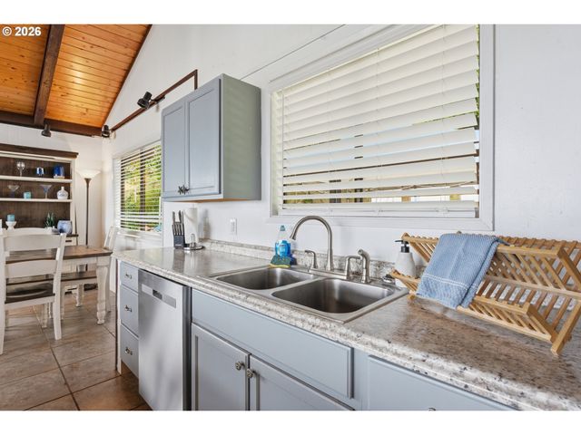 15629 PELICAN BAY Dr, Brookings, OR 97415