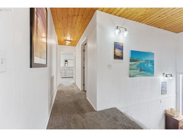 15629 PELICAN BAY Dr, Brookings, OR 97415