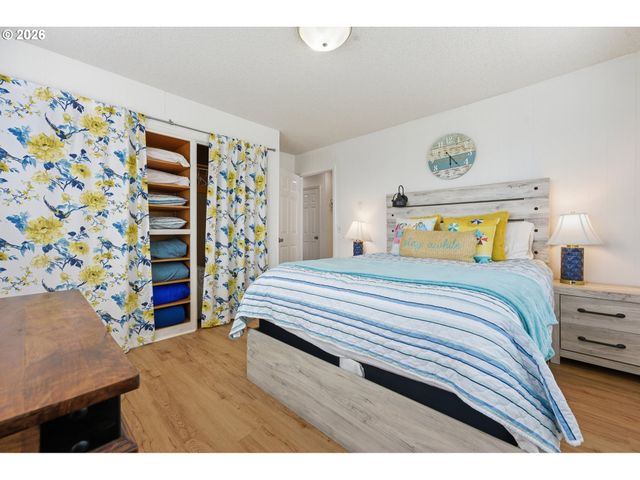 15629 PELICAN BAY Dr, Brookings, OR 97415