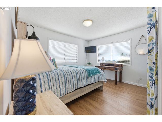 15629 PELICAN BAY Dr, Brookings, OR 97415