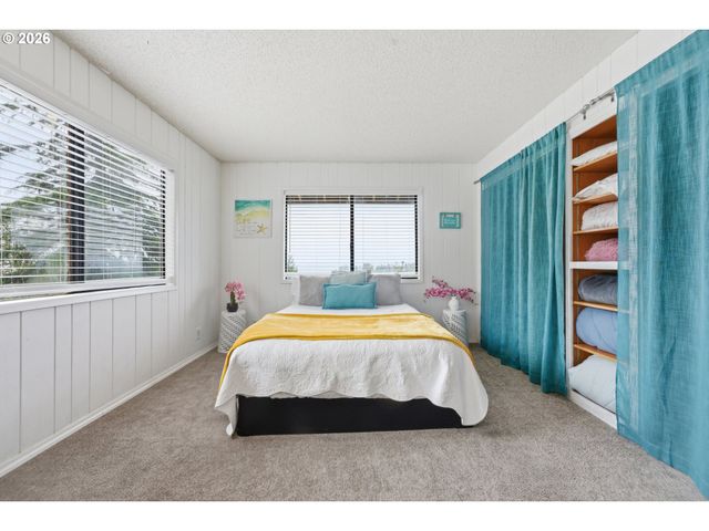 15629 PELICAN BAY Dr, Brookings, OR 97415