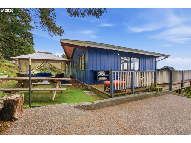 15629 PELICAN BAY Dr, Brookings, OR 97415