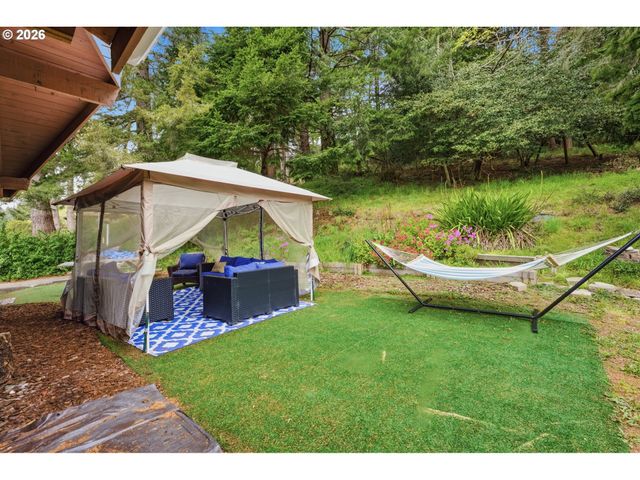 15629 PELICAN BAY Dr, Brookings, OR 97415