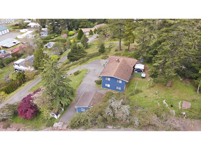 15629 PELICAN BAY Dr, Brookings, OR 97415
