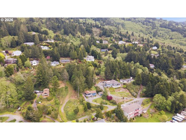 15629 PELICAN BAY Dr, Brookings, OR 97415