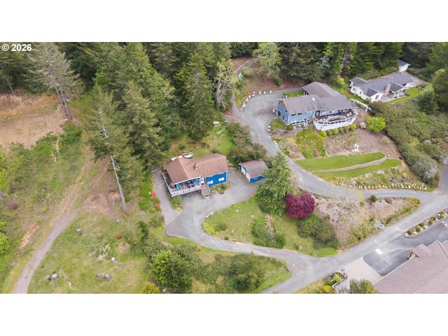 15629 PELICAN BAY Dr, Brookings, OR 97415