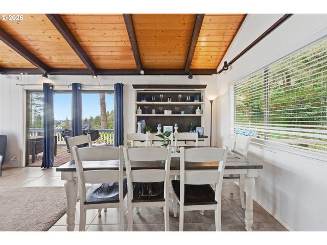 15629 PELICAN BAY Dr, Brookings, OR 97415